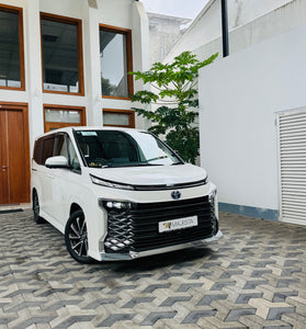 Toyota Voxy SZ 2025 ! Maximum Loaded Spec.